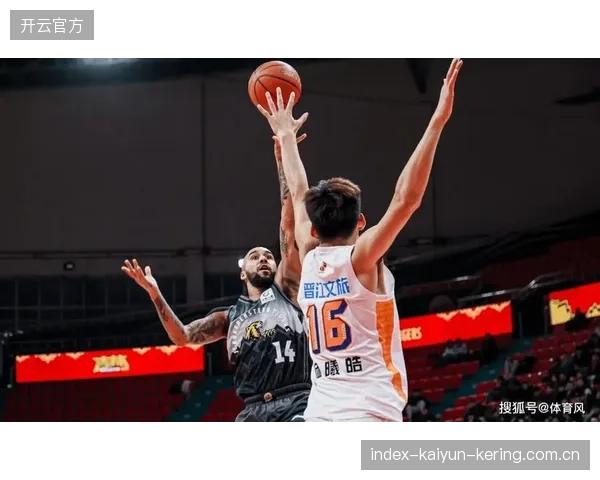 CBA焦点战辽宁击败浙江，双外援组合作用显现